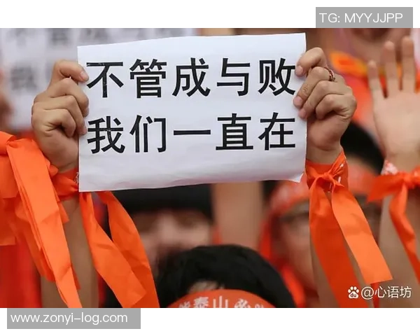 曾是绿茵场英雄如今当街摆摊 足球球星转行新生活的背后故事